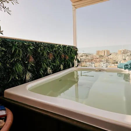 Luxury Penthouse With Jacuzzi And Stunning Views By Buena Vista