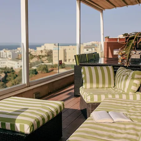 Luxury Penthouse With Jacuzzi And Stunning Views By Buena Vista Saint Julian's