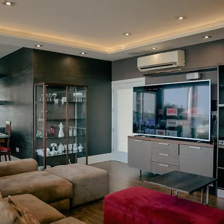 Luxury Penthouse With Jacuzzi And Stunning Views By Buena Vista * Saint Julian's