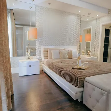 公寓 Luxury Penthouse With Jacuzzi And Stunning Views By Buena Vista
